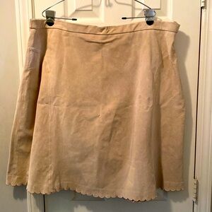 Brand new! Jerry Lewis classic luxuries skirt. Size is 24P